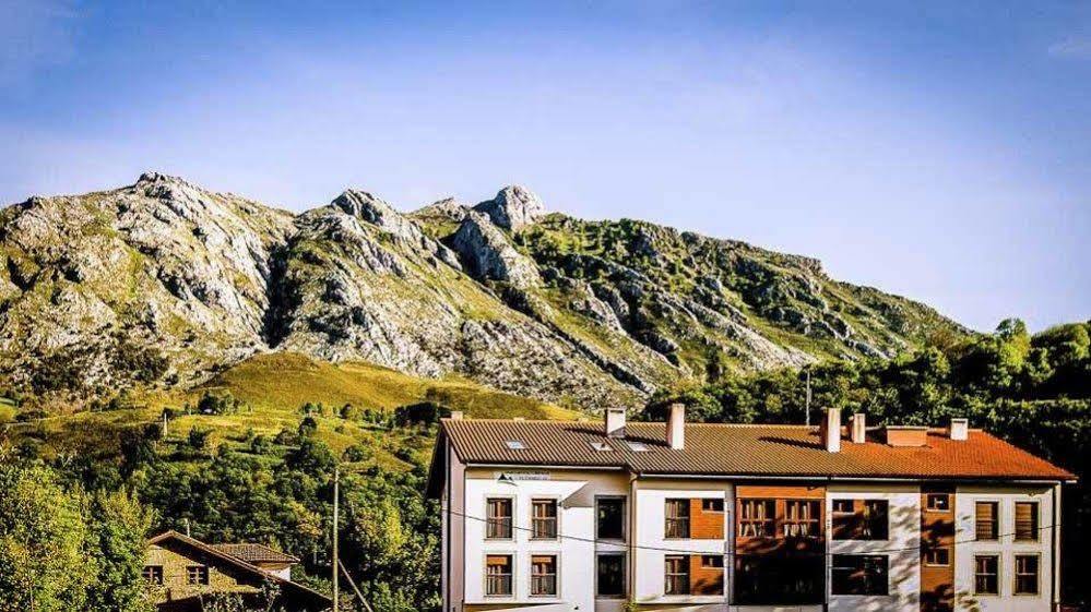 Apartamentos El Caxigu Arenas De Cabrales Exterior photo