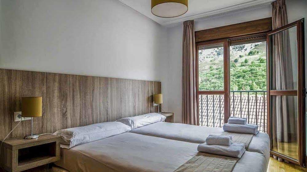 Apartamentos El Caxigu Arenas De Cabrales Exterior photo